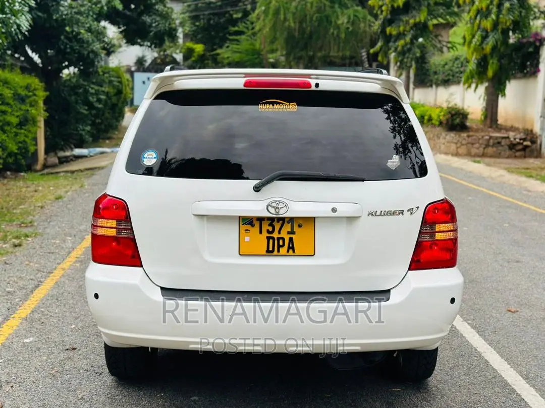 Toyota Kluger 2004 White