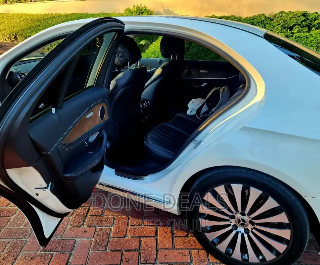 Mercedes-Benz E400 2017 White