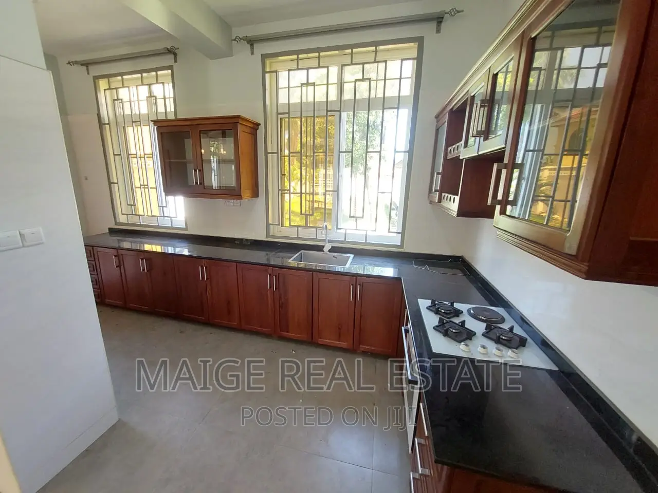 4bdrm Duplex in Ada Estate for rent