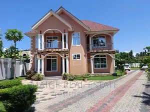 4bdrm Duplex in Ada Estate for rent