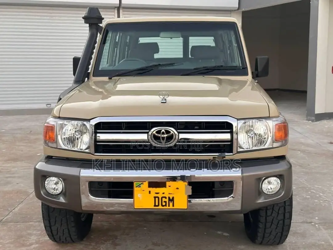 Toyota Land Cruiser 2015 Beige