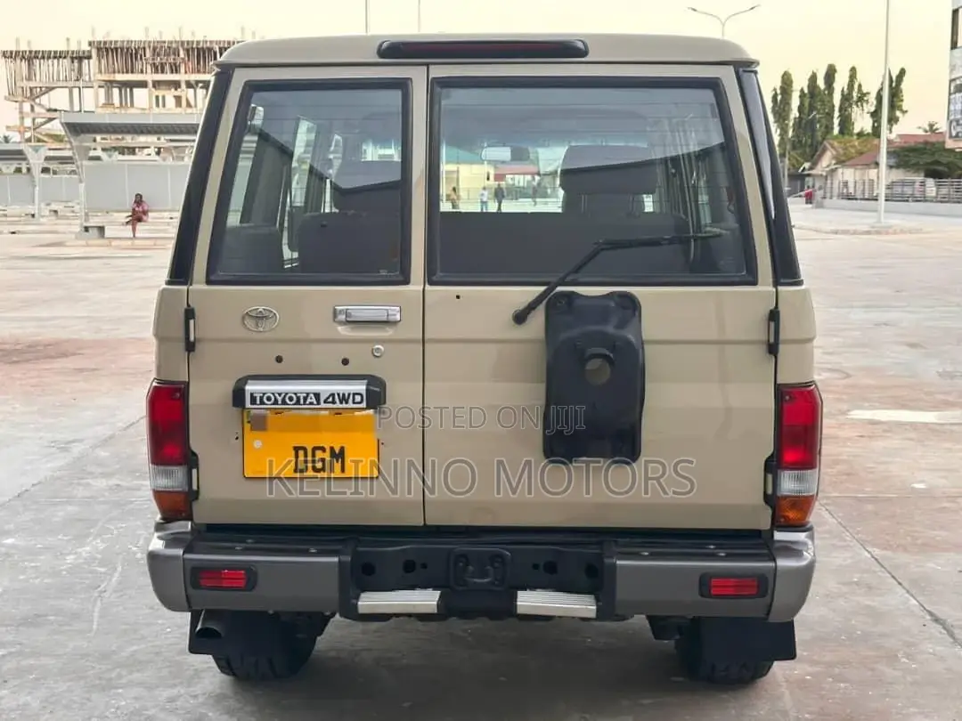 Toyota Land Cruiser 2015 Beige