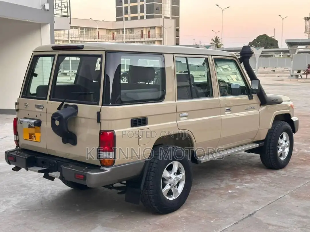 Toyota Land Cruiser 2015 Beige