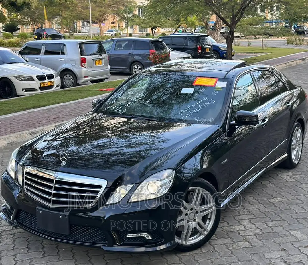 Mercedes-Benz E350 2011 Black