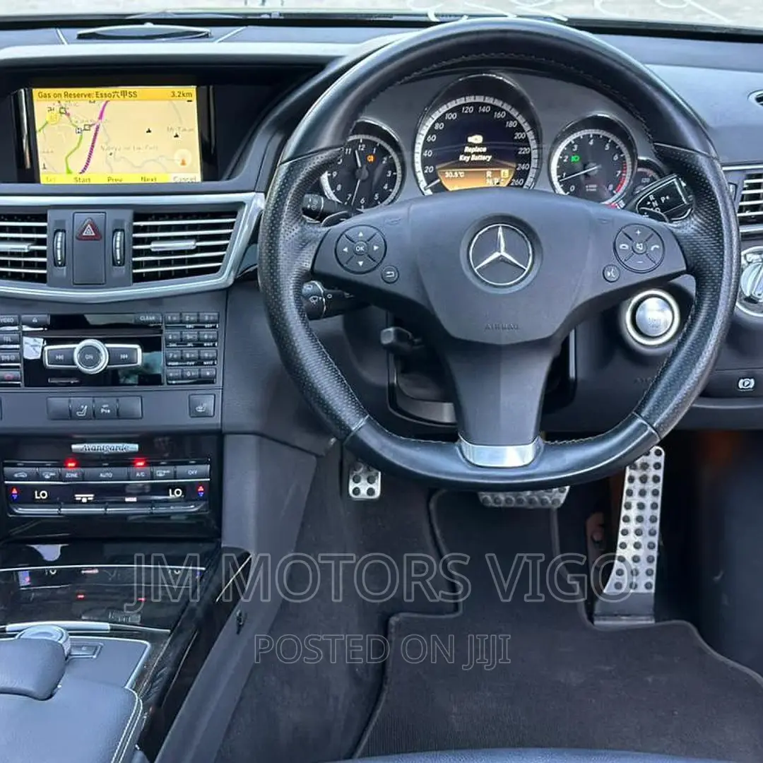 Mercedes-Benz E350 2011 Black
