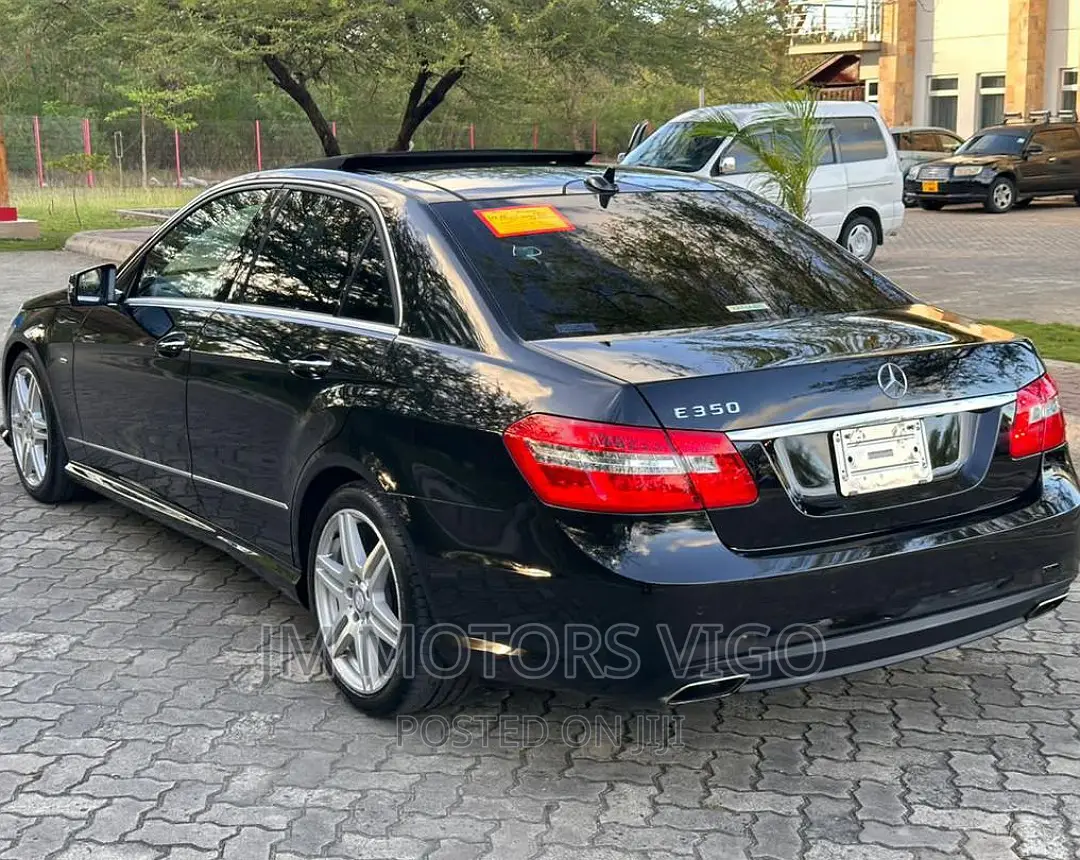 Mercedes-Benz E350 2011 Black