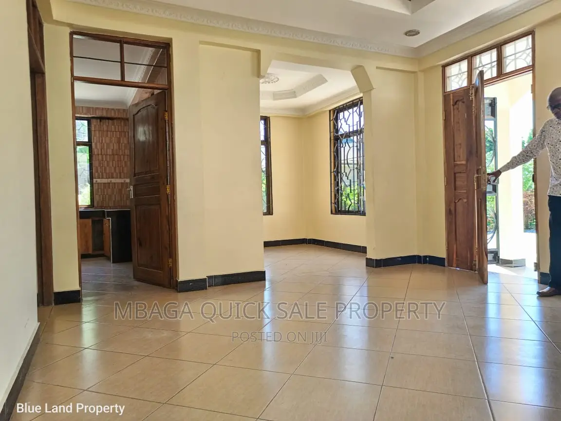 3bdrm Bungalow in Mikocheni  Mawaziri for rent