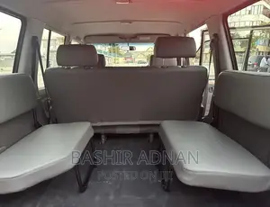 Toyota Land Cruiser 4.0 V6 DLX 2015 Beige