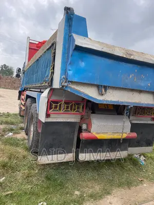Mitsubishi Fuso 1991 Blue