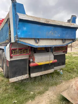 Mitsubishi Fuso 1991 Blue