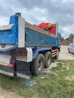 Mitsubishi Fuso 1991 Blue