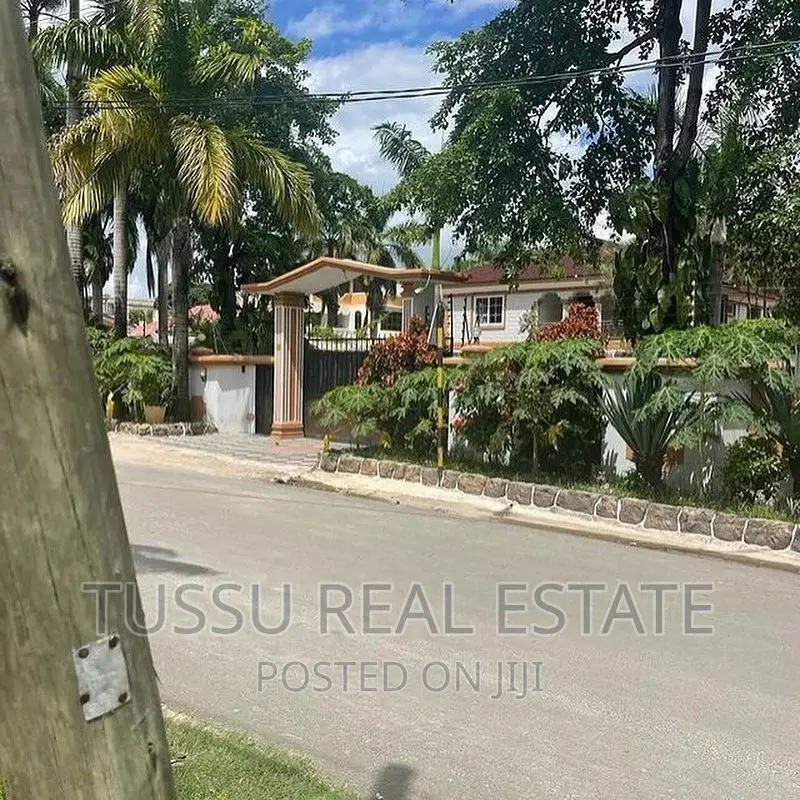 4bdrm Duplex in Msasani Penisula, Kinondoni for sale