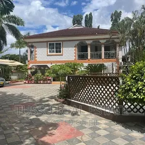 4bdrm Duplex in Msasani Penisula, Kinondoni for sale