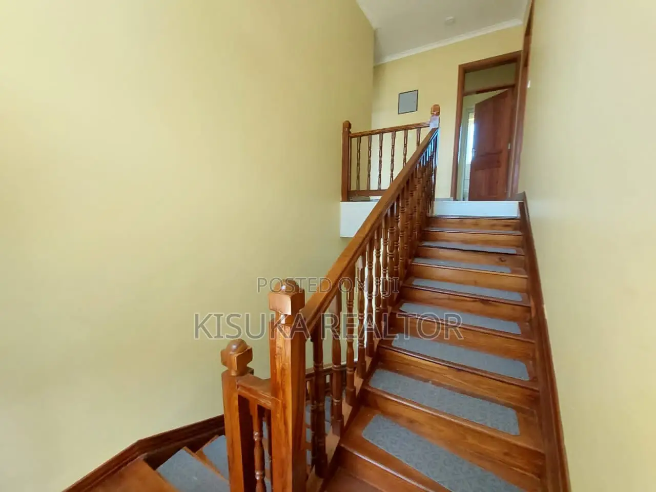 6bdrm House in Ada Estate for rent