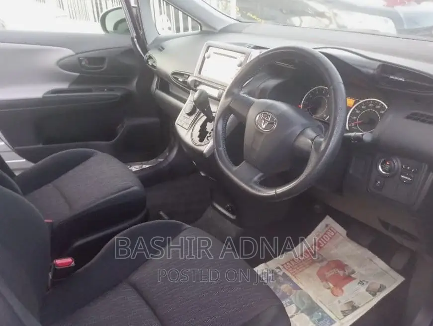 Toyota Wish 2010 Silver