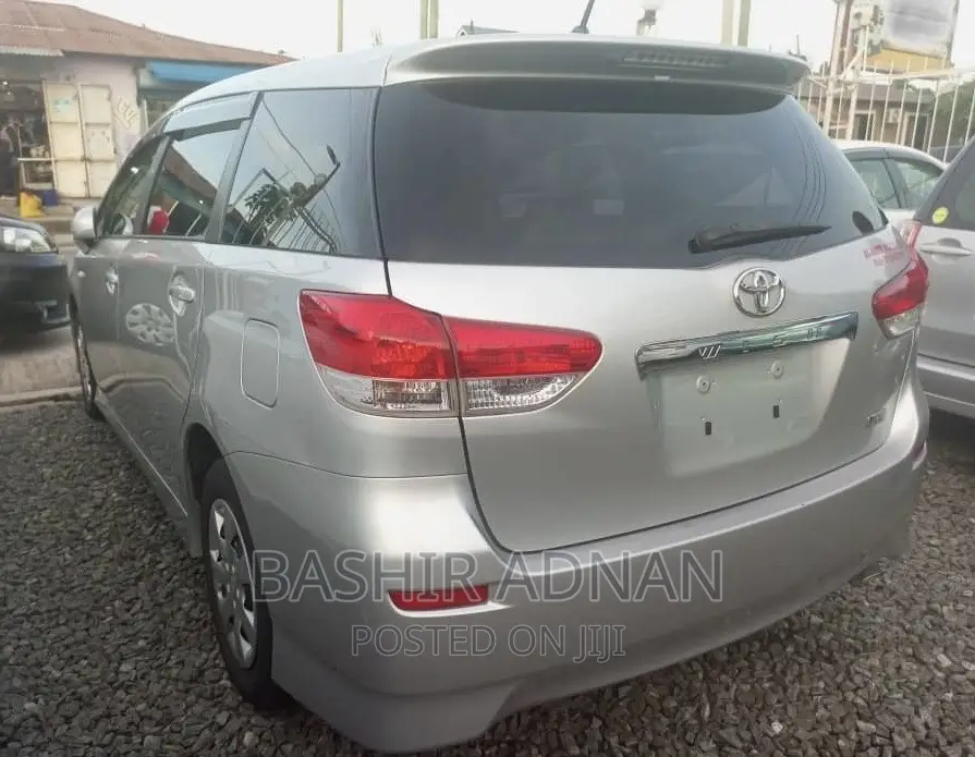 Toyota Wish 2010 Silver