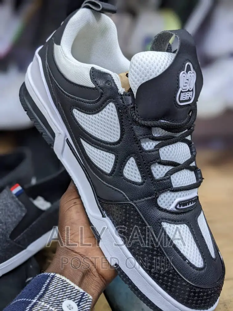 Mens Sneakers Louis Vuitton Black