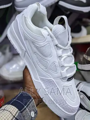 Mens Sneakers Louis Vuitton White Full