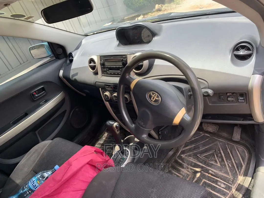 Toyota IST 2005 Blue