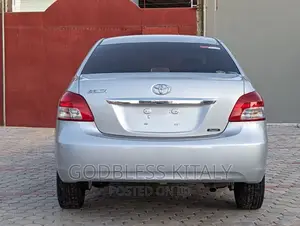 Toyota Belta 2007 Silver