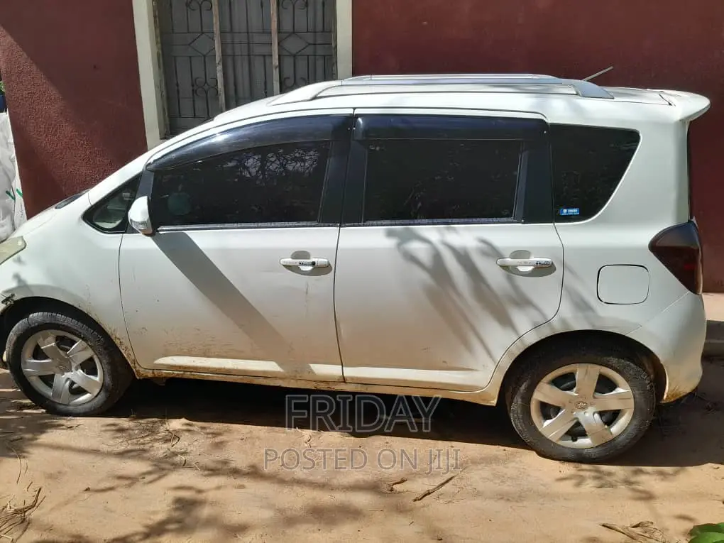 Toyota Ractis 1.5 FWD 2008 White