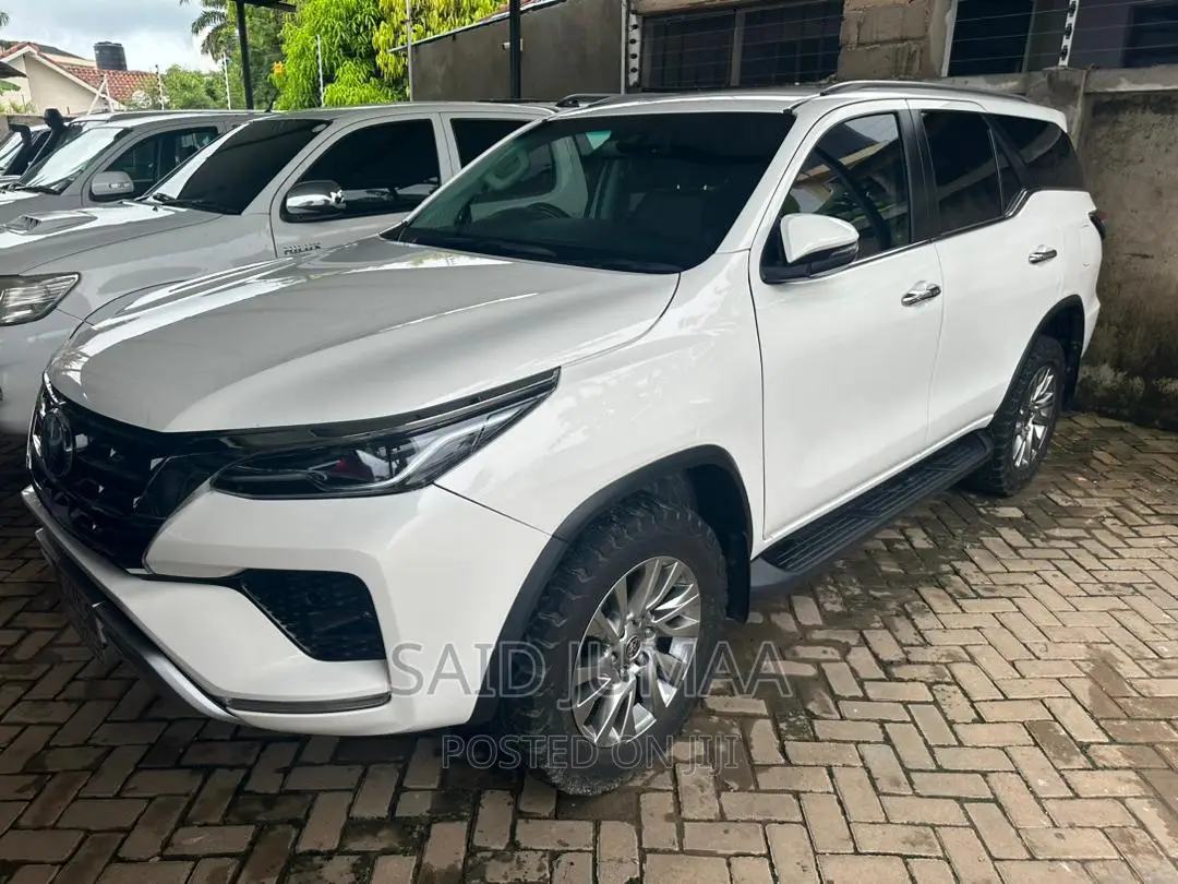 Toyota Fortuner 2.8 D AWD 2021 Pearl