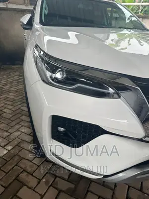 Toyota Fortuner 2.8 D AWD 2021 Pearl