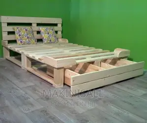 Kitanda Kizuri Sana Cha Pallet Bed Simple