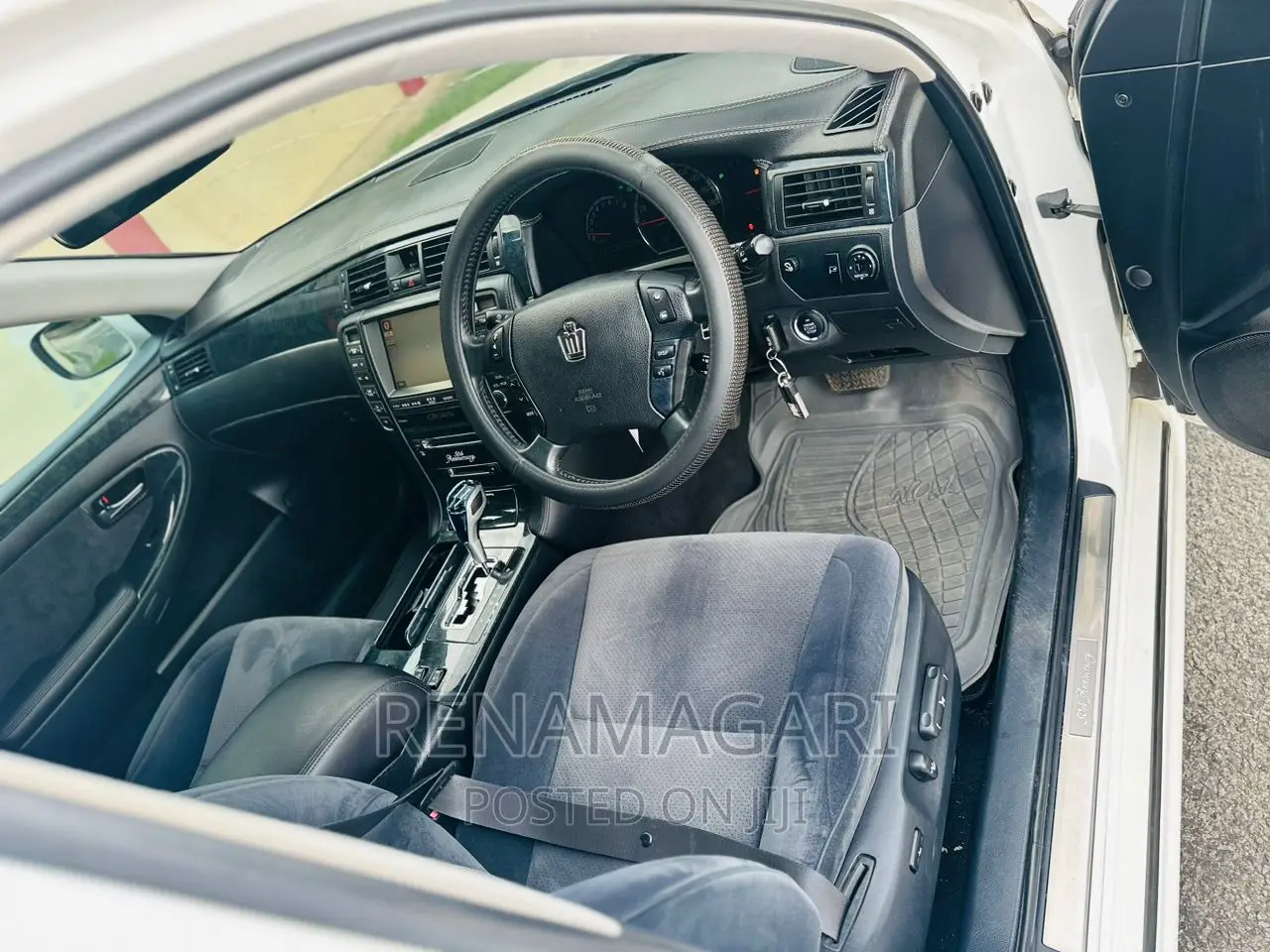 Toyota Crown 2006 White