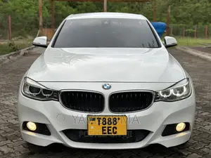 BMW 320i 2013 White