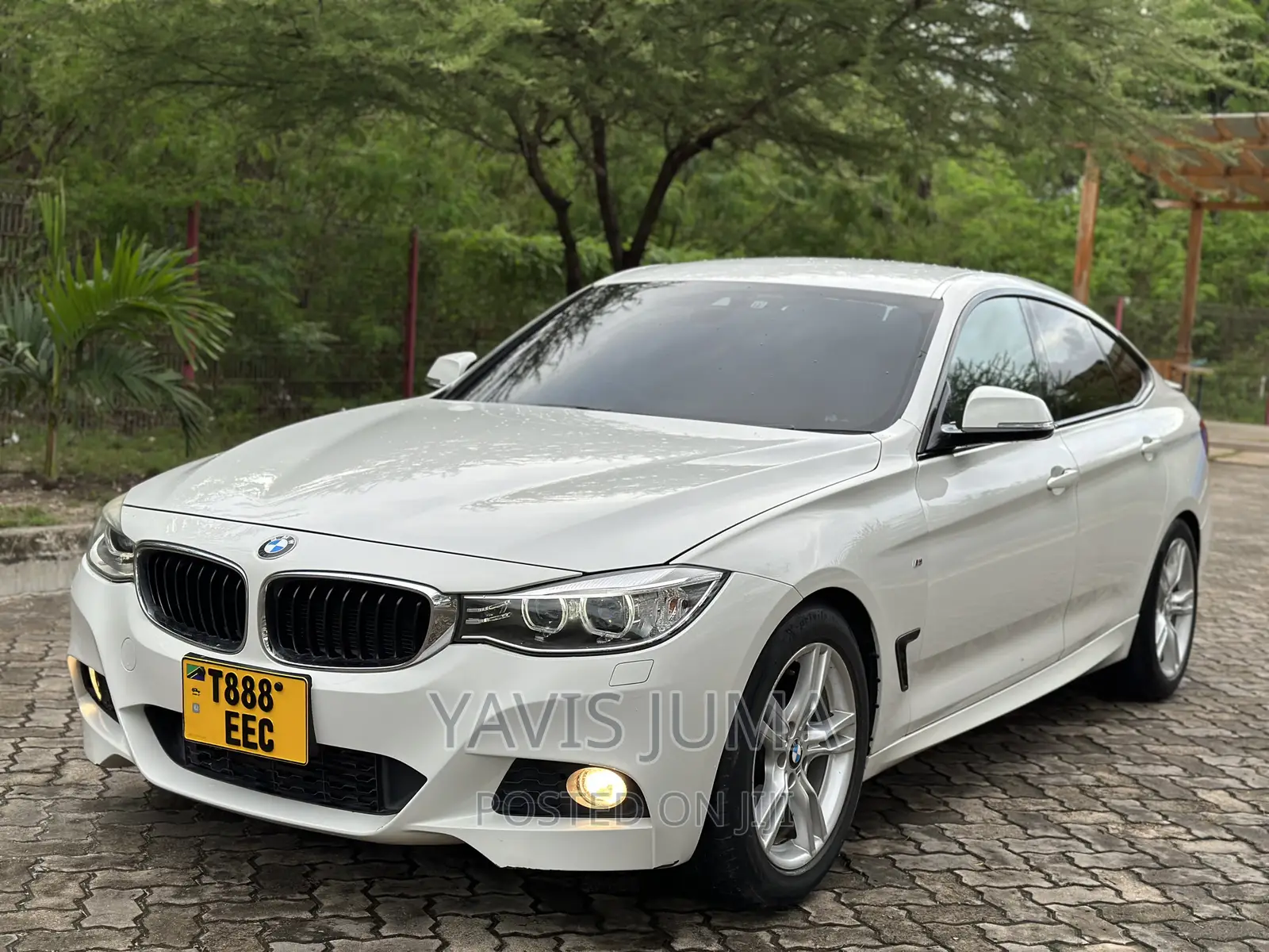 BMW 320i 2013 White