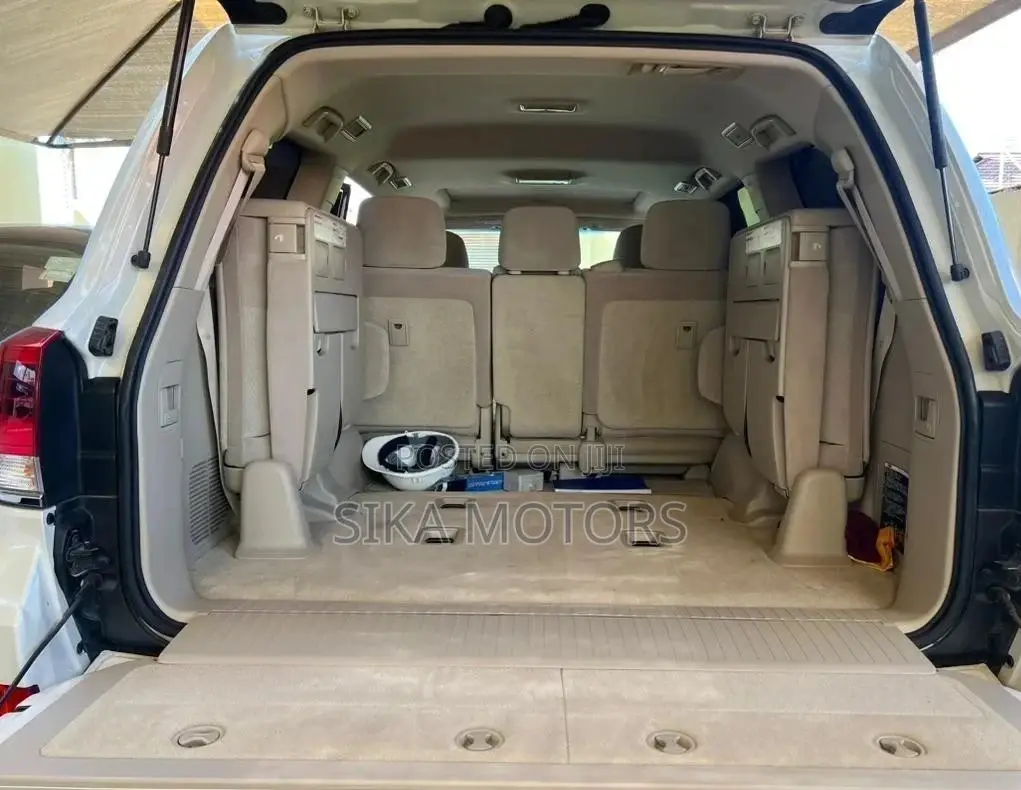 Toyota Land Cruiser 4.5 V8 TD 2017 White