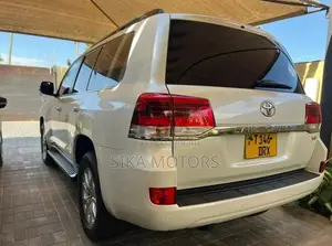 Toyota Land Cruiser 4.5 V8 TD 2017 White