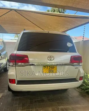 Toyota Land Cruiser 4.5 V8 TD 2017 White