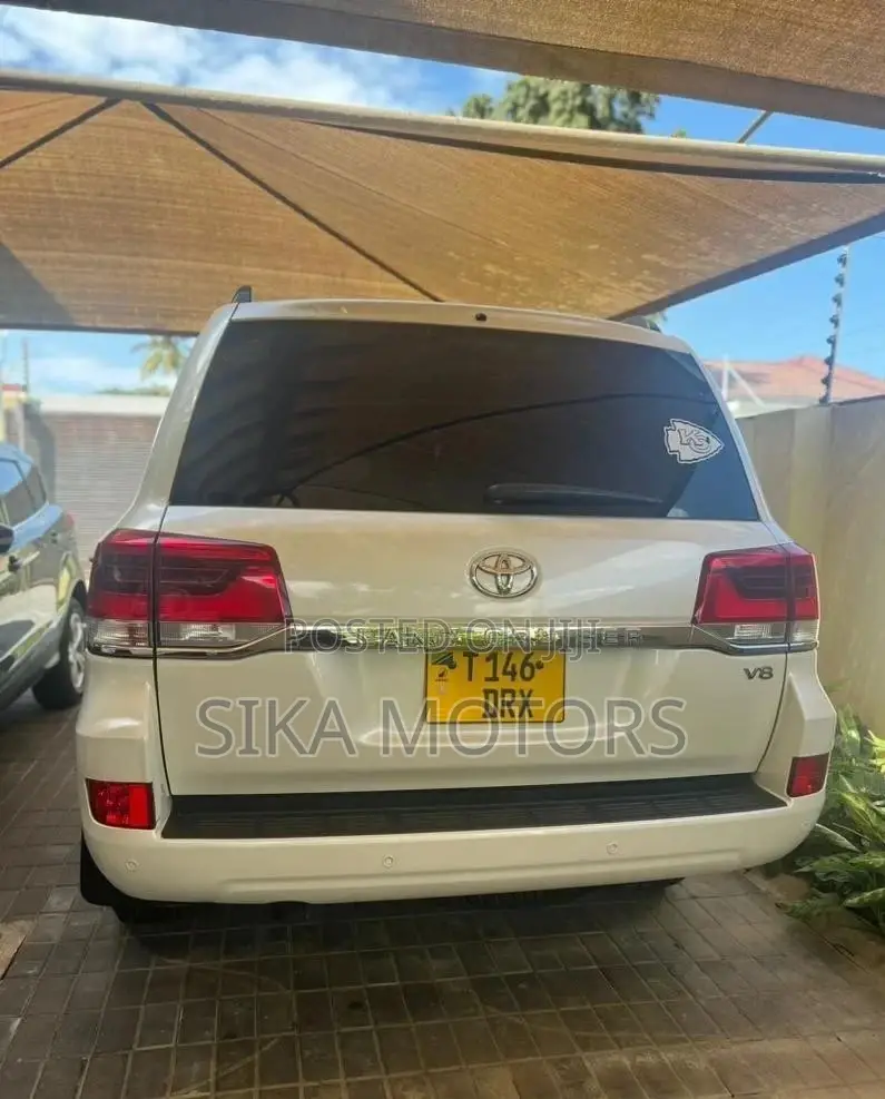 Toyota Land Cruiser 4.5 V8 TD 2017 White