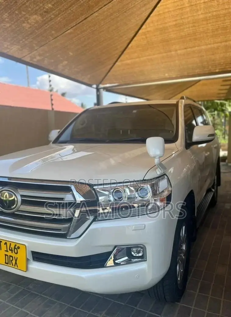 Toyota Land Cruiser 4.5 V8 TD 2017 White