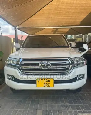 Toyota Land Cruiser 4.5 V8 TD 2017 White