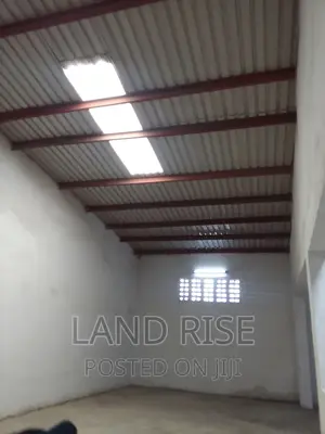Warehouse in Tazara 300 SQM