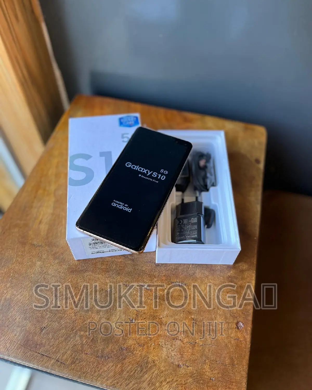 New Samsung Galaxy S10 5G 512 GB Gold