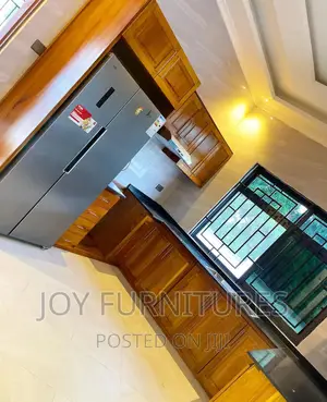 Kitchen Cabinets (Mninga)