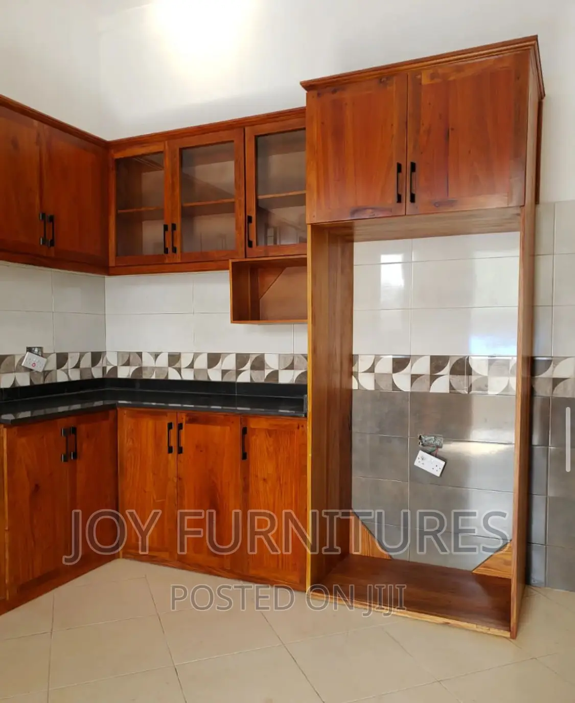 Kitchen Cabinets (Mninga)
