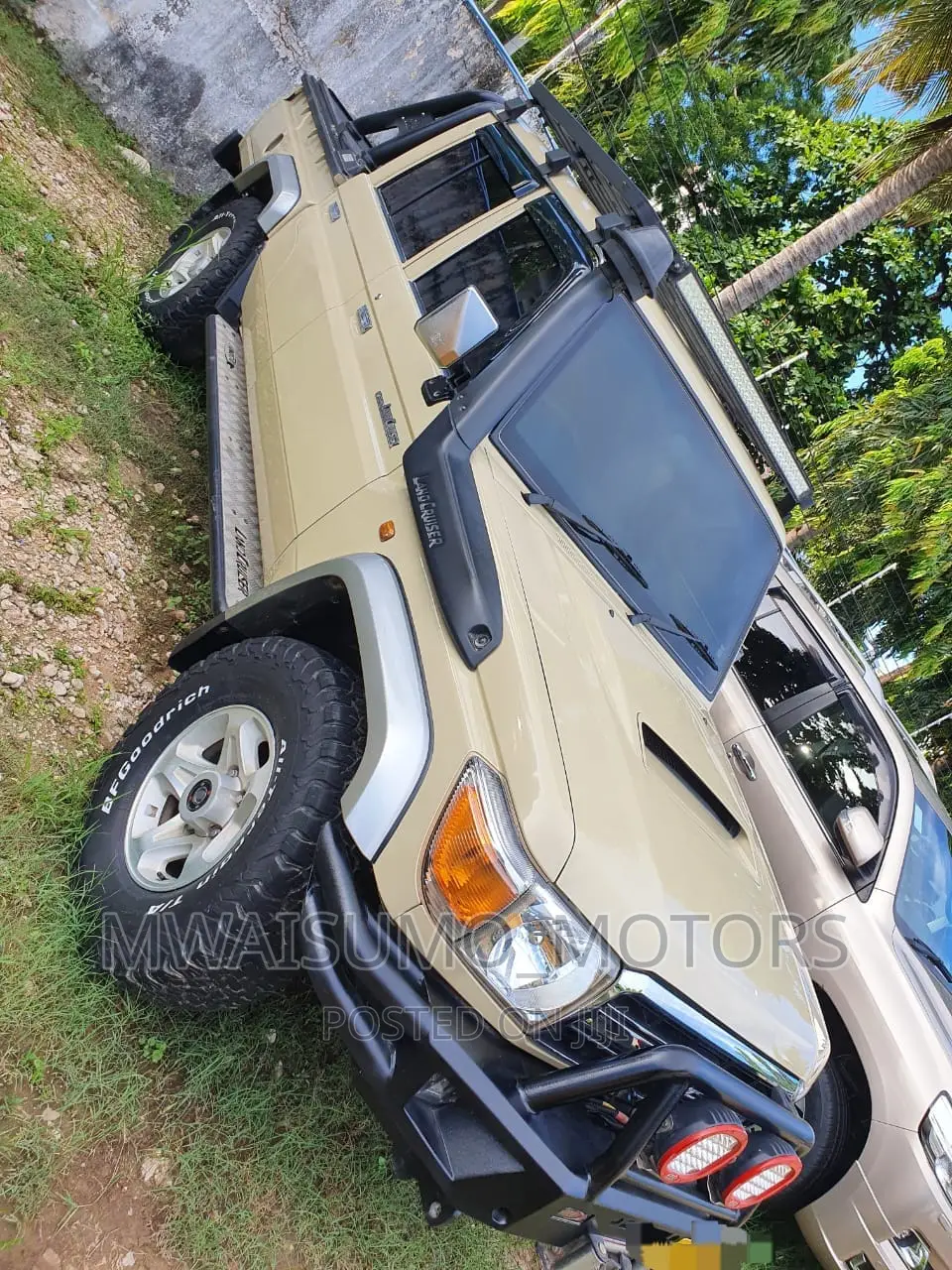 Toyota Land Cruiser 2018 Gold