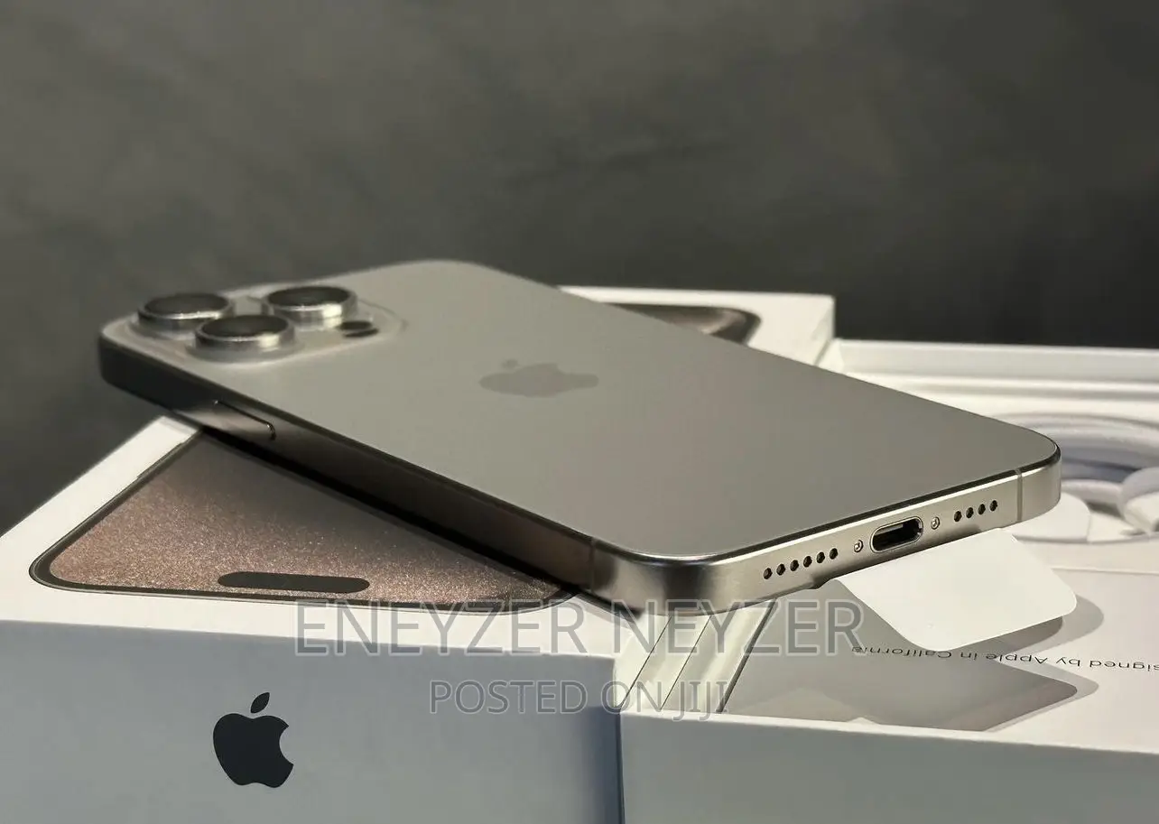 New Apple iPhone 15 Pro Max 256 GB Black