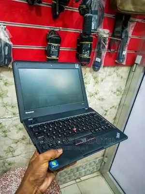 Laptop Lenovo ThinkPad 11e 4GB Intel Pentium HDD 250GB
