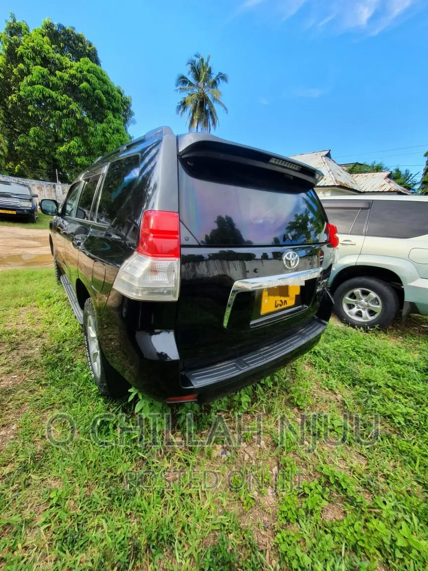 Toyota Land Cruiser Prado 2004 Black