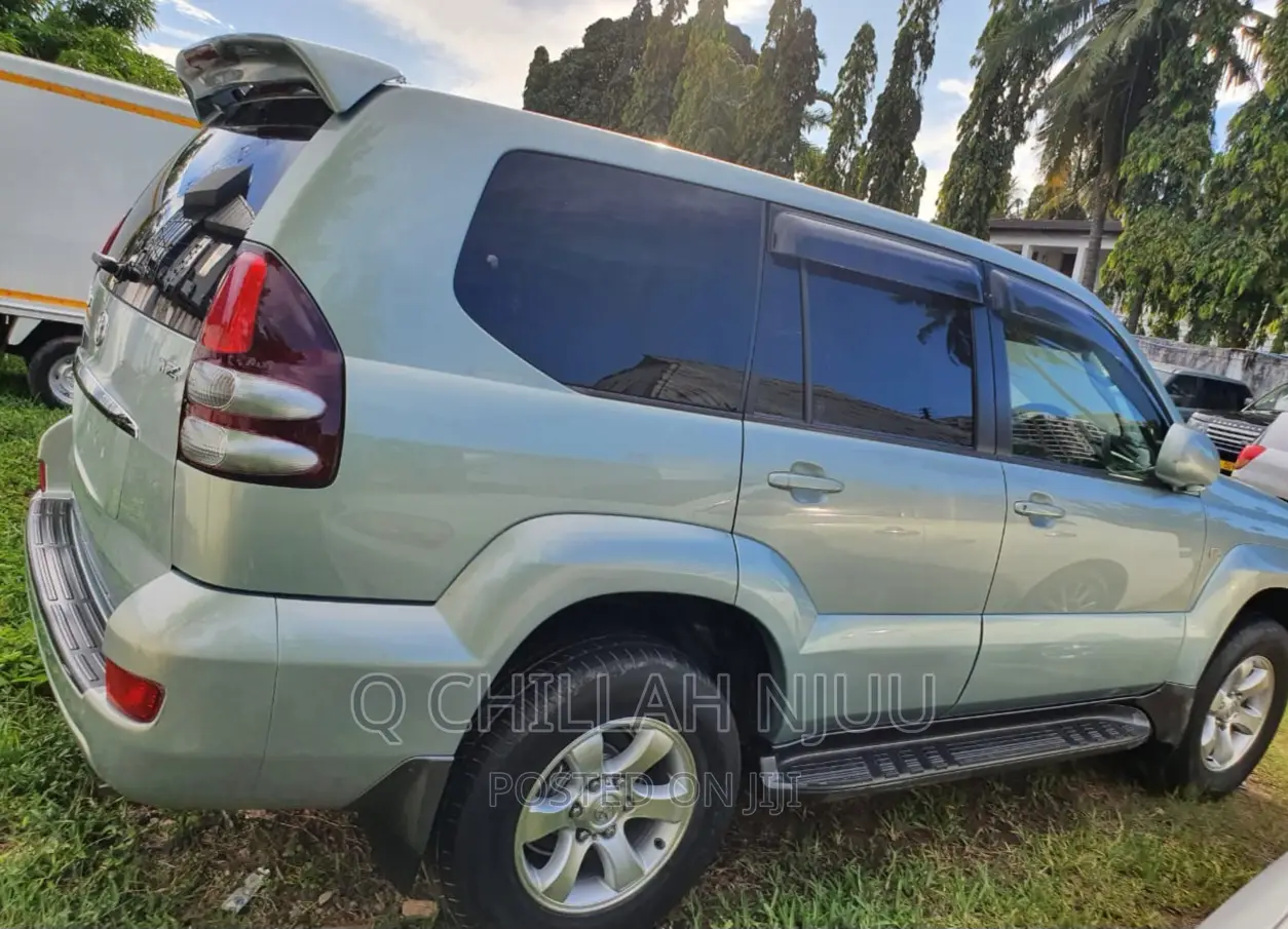 Toyota Land Cruiser Prado 2005 Silver