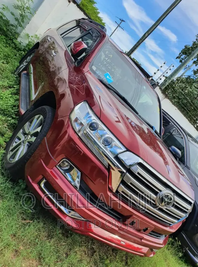 Toyota Land Cruiser 2017 Red
