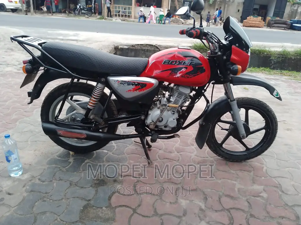 Bajaj Boxer X125 2021 Red