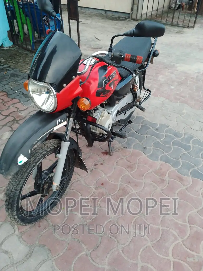 Bajaj Boxer X125 2021 Red