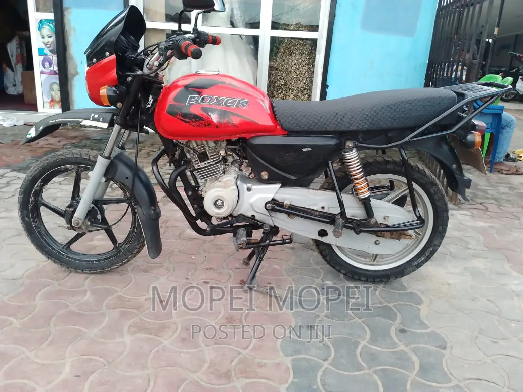 Bajaj Boxer X125 2021 Red